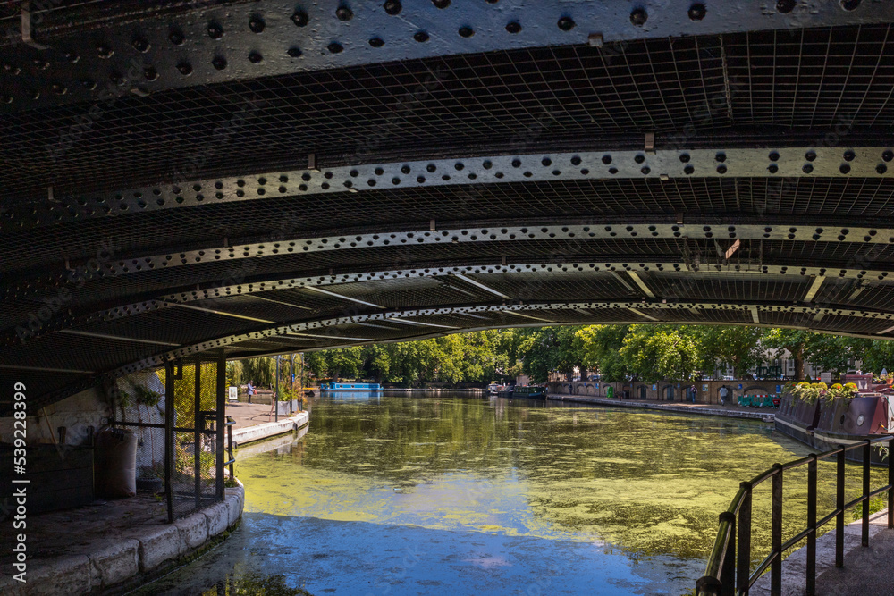 Fototapeta premium bridge over the river in London