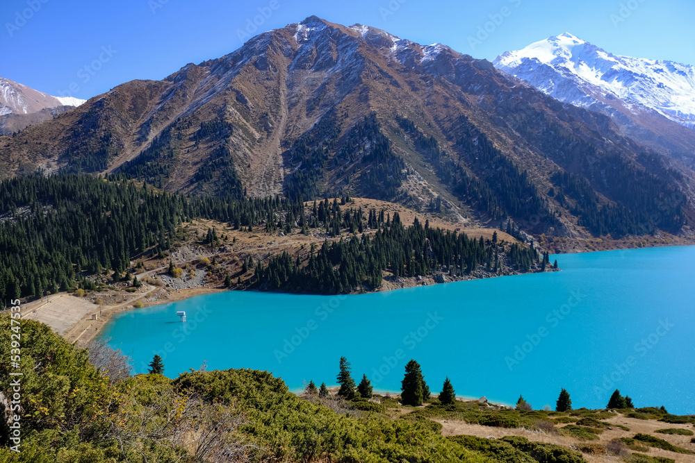 Obraz premium Amazing mountain lake with turquoise water, Big Almaty lake. 