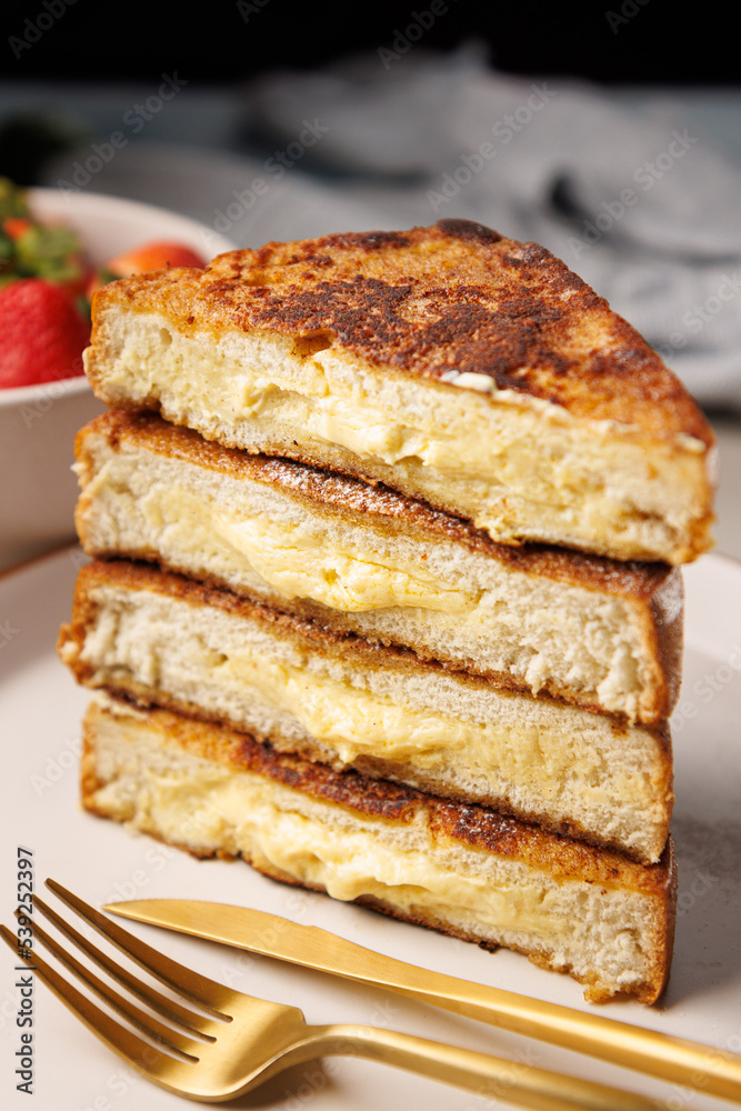 Stuffed-French-Toast-with-Passion-Fruit-Filling