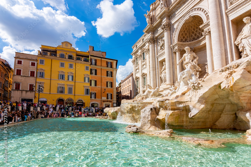 Trevi fountain in center of Rome - obrazy, fototapety, plakaty 