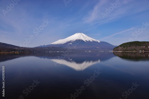 山中湖より望む富士山 © sada