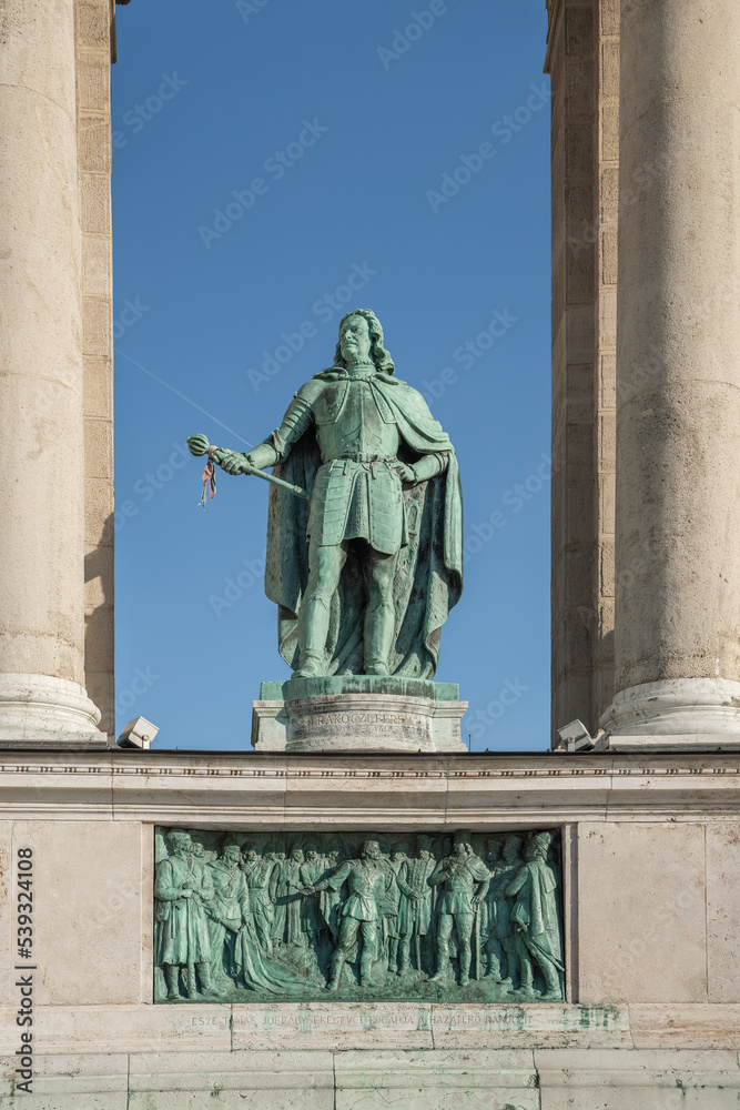 Obraz premium Francis II Rakoczi Statue in the Millennium Monument at Heroes Square - Budapest, Hungary