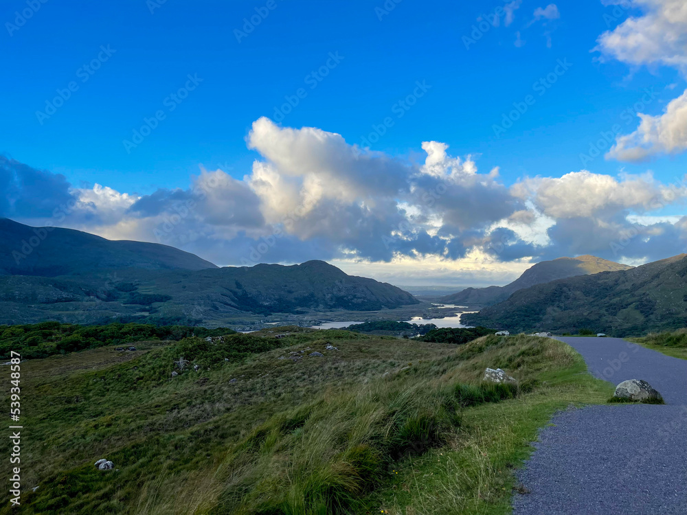 Naklejka premium landscape with lake