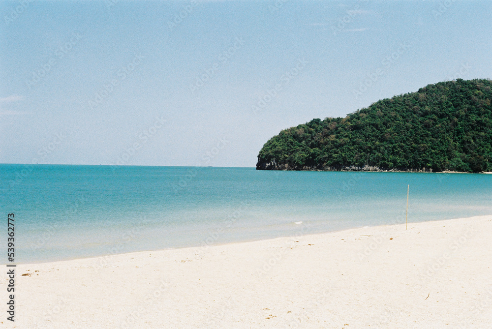 Fototapeta premium white sand beach with clearly sky