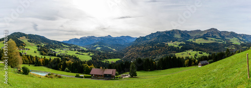 Herbstliches Panorama bei Sibratsgfäll in der Region Bregenzerwald 