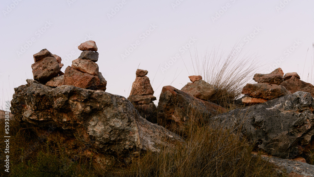 Piedras amontonadas o apachetas