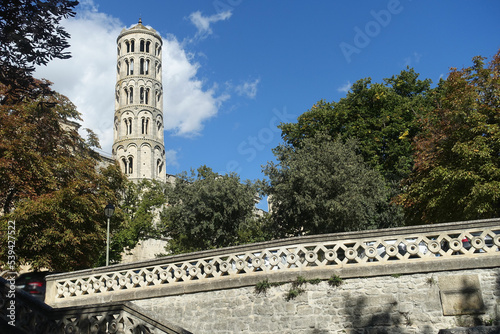La tour fenestrelle de la cathédrale d'Uzès