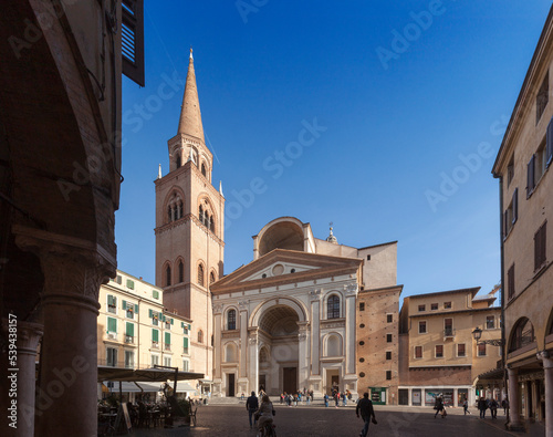 Mantova. Basilica rinascimentale di Sant'Andrea con Campanile. Facciata di Leon Battista Alberti photo