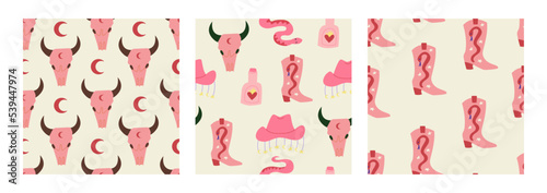 Foto Set of seamless patterns with snakes, bull skull, cowboy boots, hats, bottle and moon