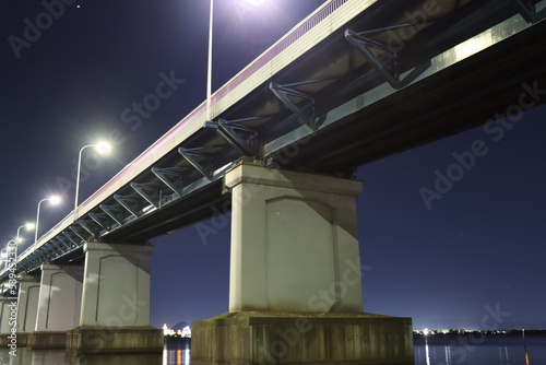 琵琶湖と琵琶湖大橋