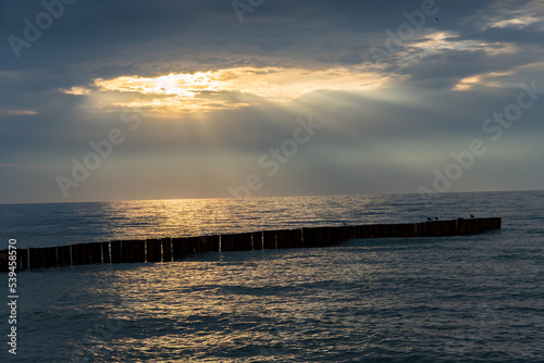 Obraz na płótnie Sonnenuntergang an der Ostsee , Baltic - Mielno 2022
Sonnenstrahlen auf dem Meer. w salonie