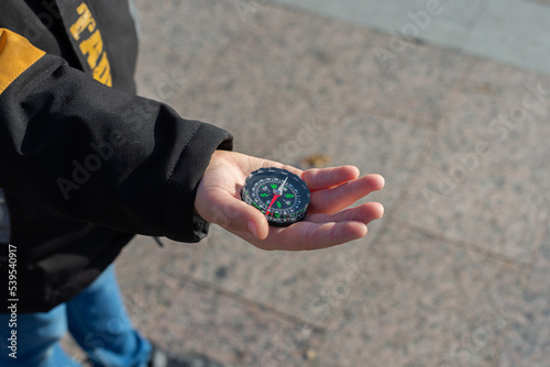 Obraz na płótnie The compass in your hand points the direction