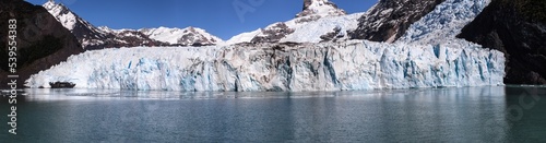 Paisaje Glaciar lago argentino © Josele