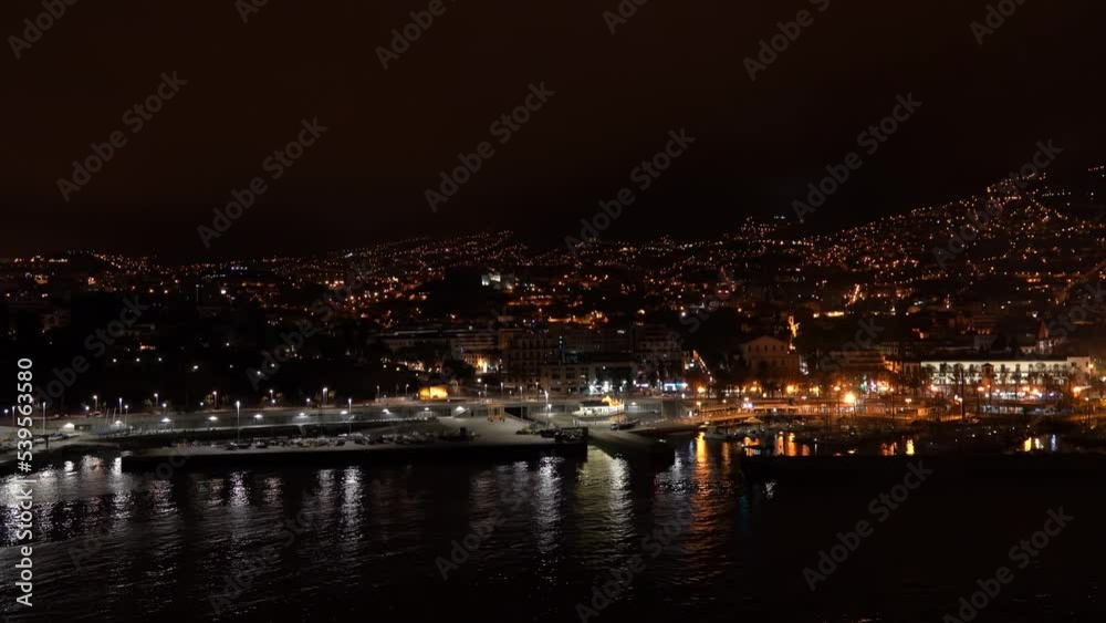 Fuchal Madeira Balearen Nacht im Hafen von Fuchal Portugal Fuchal Madeira Balearen Nacht im Hafen von Fuchal Portugal