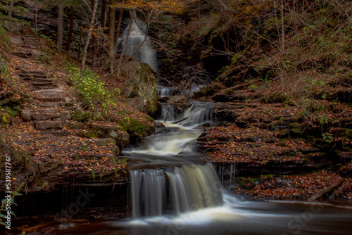 Fototapeta Naklejka Na Ścianę i Meble -  Autumn at Ricketts Glen