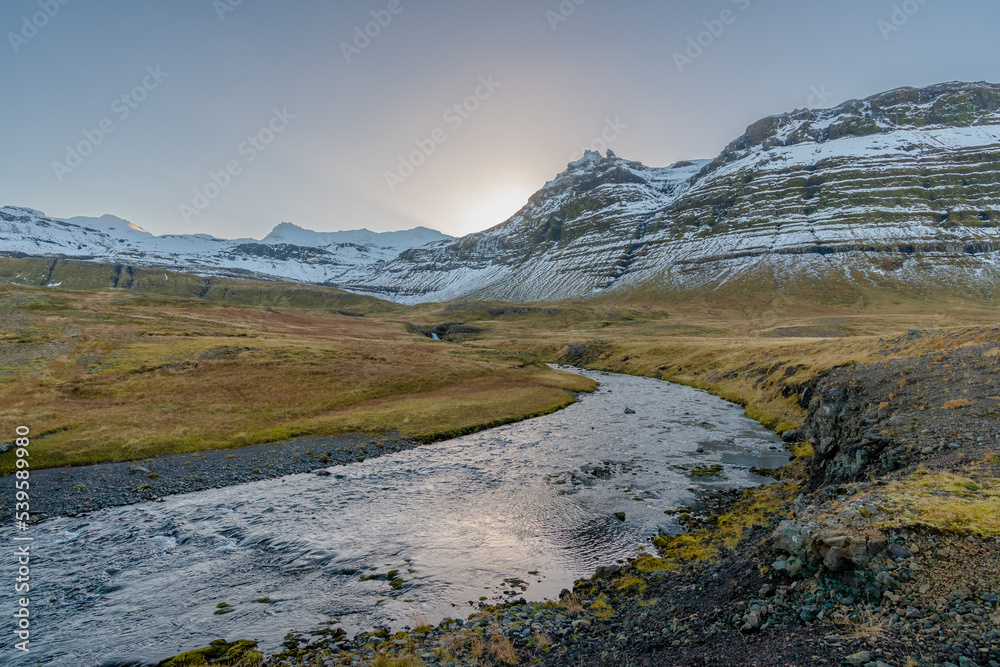 Kirkjufellsfoss einer der schönsten Wasserfälle von ganz Island Kirkjufellsfoss einer der schönsten Wasserfälle von ganz Island