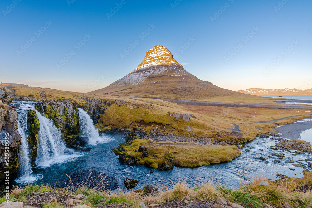 Kirkjufellsfoss einer der schönsten Wasserfälle von ganz Island