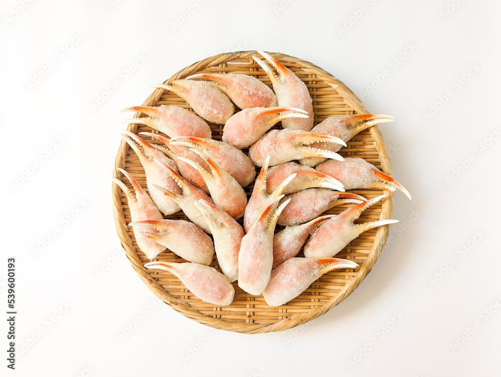 ザルに並べたズワイガニの爪 殻付き 約1kg ザルに並べたズワイガニの爪 殻付き 約1kg