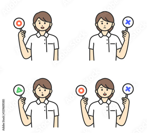 医療従事者がまるとばつと三角の札を持つイラスト素材