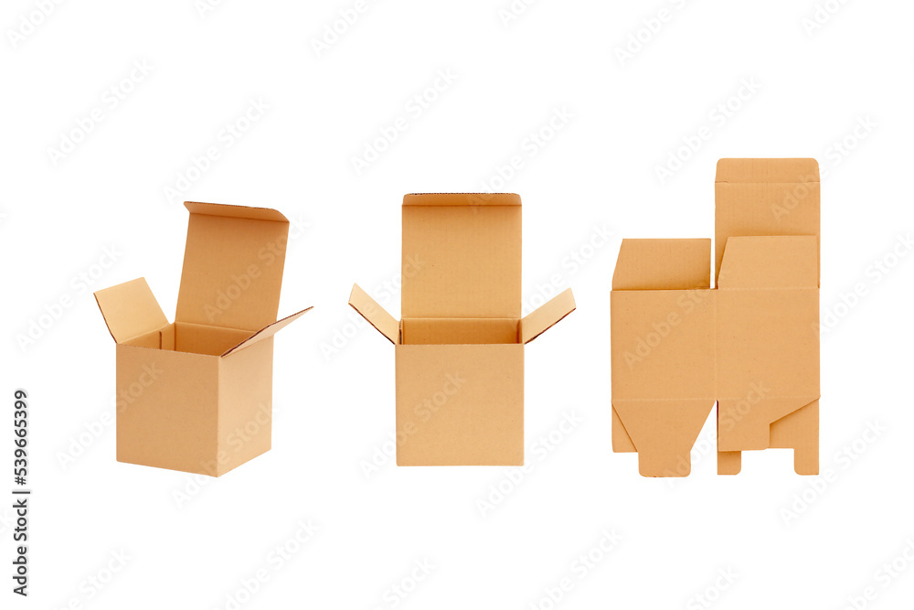 Obraz premium close up of a cardboard box or brown paper box isolated on white background, with clipping path include for design usage purpose.