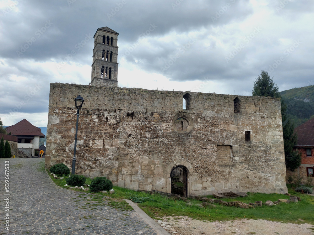 Bośnia i Hercegowina miasto Jajce ruiny starego kościoła