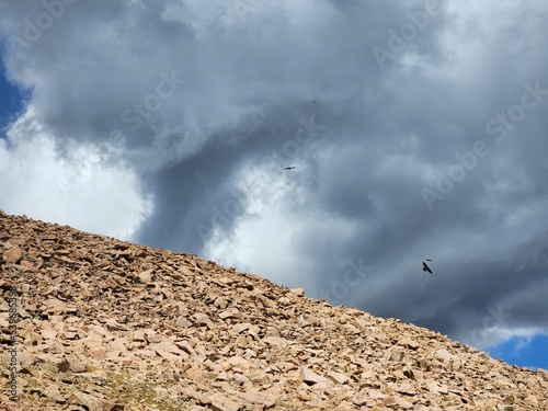 Fotografie clouds over the mountains
