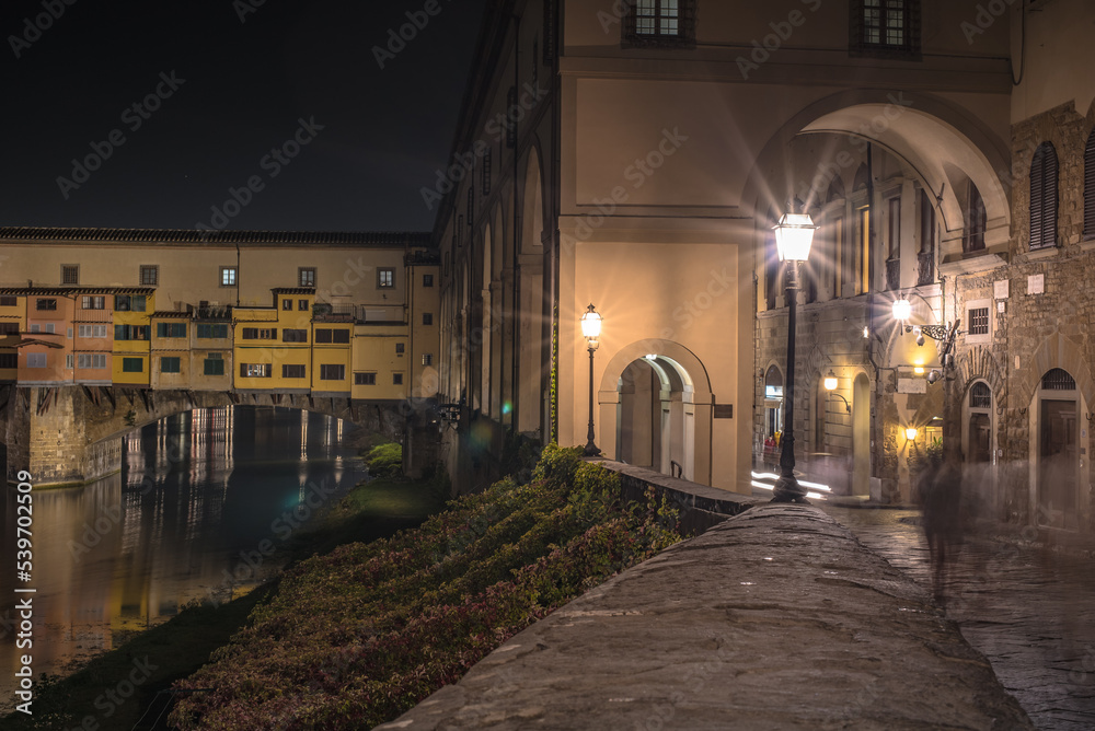 Old bridge and Arno river by night, Florence