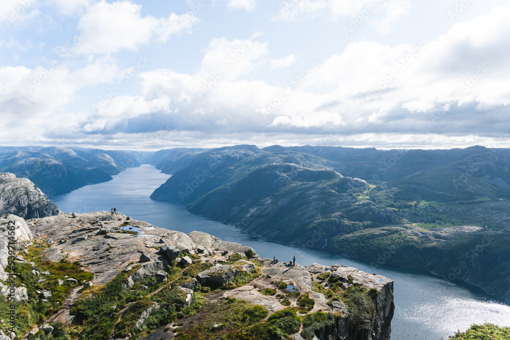 Blick auf den Lysefjord von oberhalb des Preikestolen