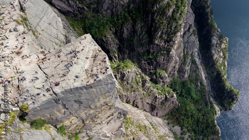 Blick auf den Preikestolen in Norwegen von oben photo