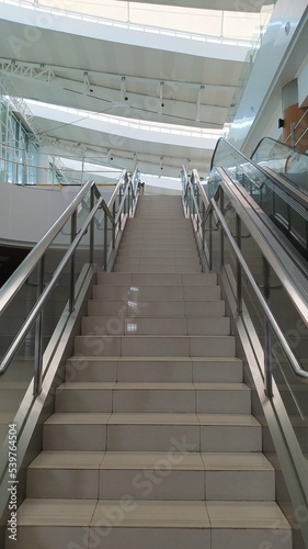 escalator in the airport