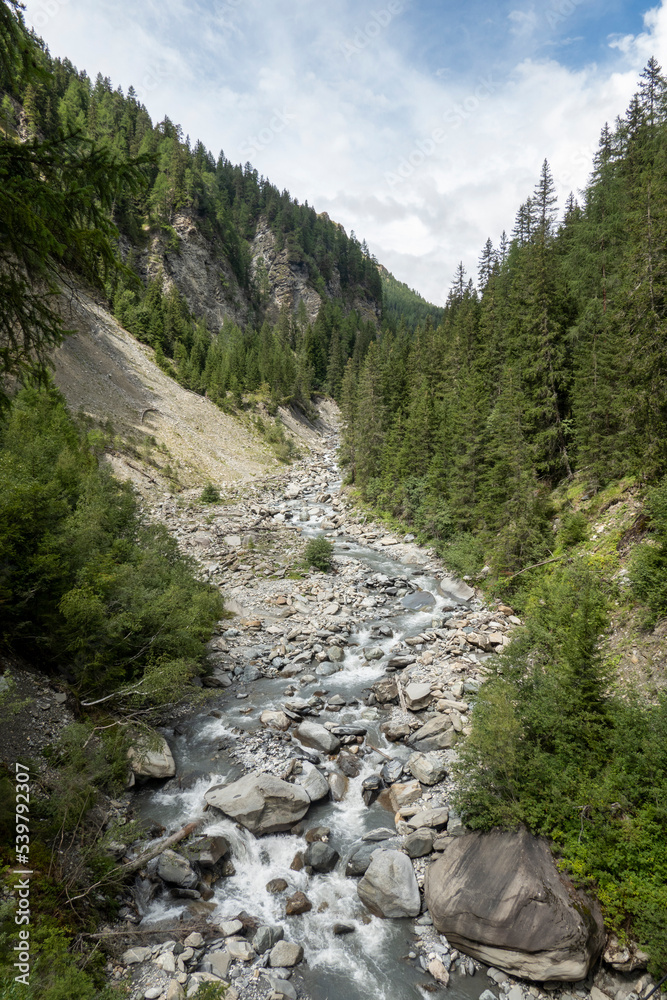 Rauschender Bergbach, Engadin Rauschender Bergbach, Engadin