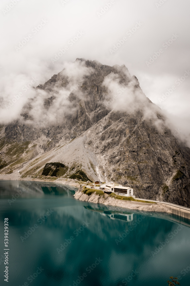 Stausee in den Alpen