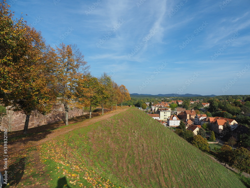 Bitsch - Bitche - Ville de Bitche im Herbst Bitsch - Bitche - Ville de Bitche im Herbst