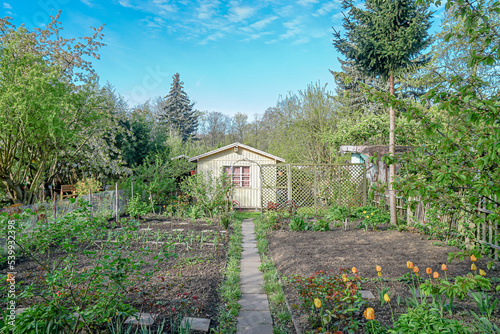 Kleine Hütte, Gartenlaube in einem Kleingarten