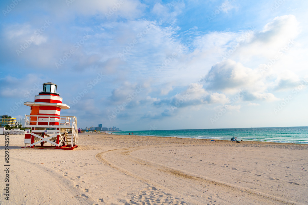 Fototapeta premium lifeguard tower on summer beach in miami. copy space