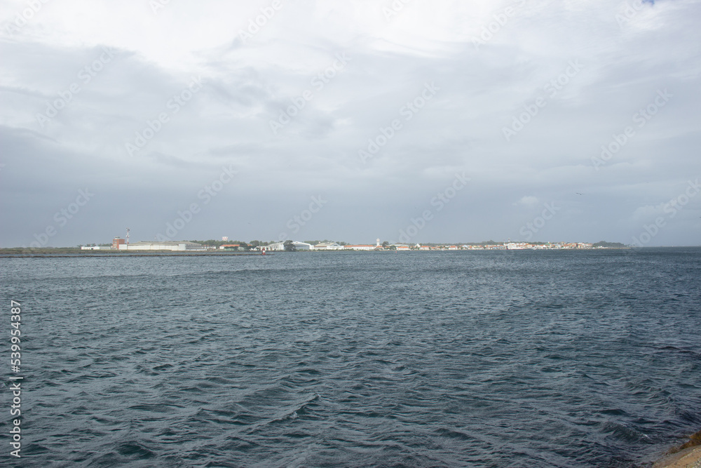 Zona portuaria de Aveiro, Gafanha da Nazaré,  municipio de Ilhavo, vista parcial, Aveiro portugal. 20 de outubro de 2022.