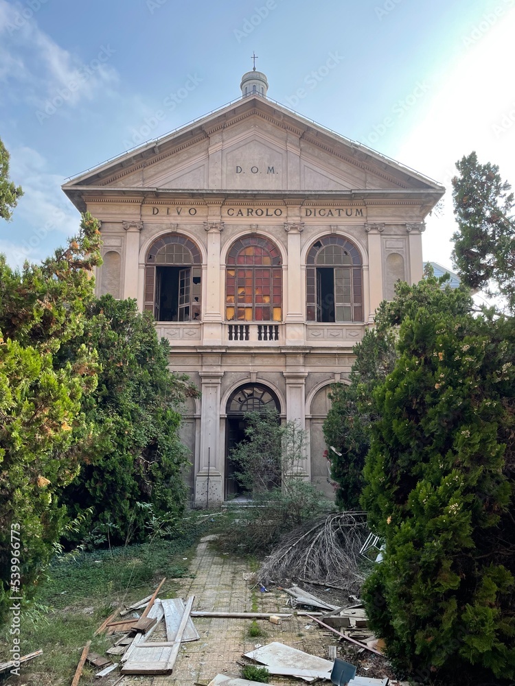 Obraz premium Abandoned church 
