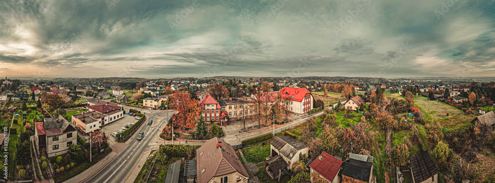 nowoczesna wieś Czyżowice w Gminie Gorzyce na Śląsku w Polsce, panorama jesienią z lotu ptaka