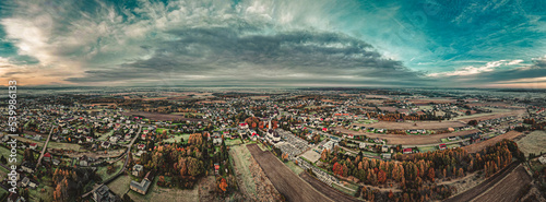Obraz na płótnie Gorzyce, nowoczesna wieś na Śląsku w Polsce panorama jesienią z lotu ptaka w salonie