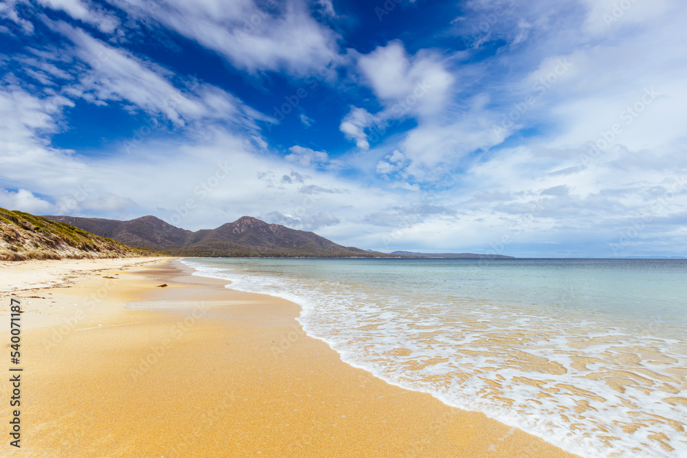 Fototapeta premium Hazards Beach In Freycinet National Park Tasmania Australia