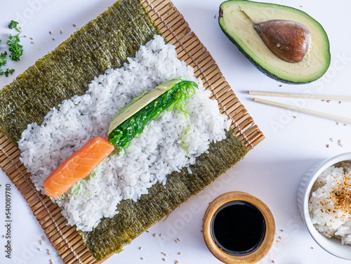 Seaweed & Salmon Maki