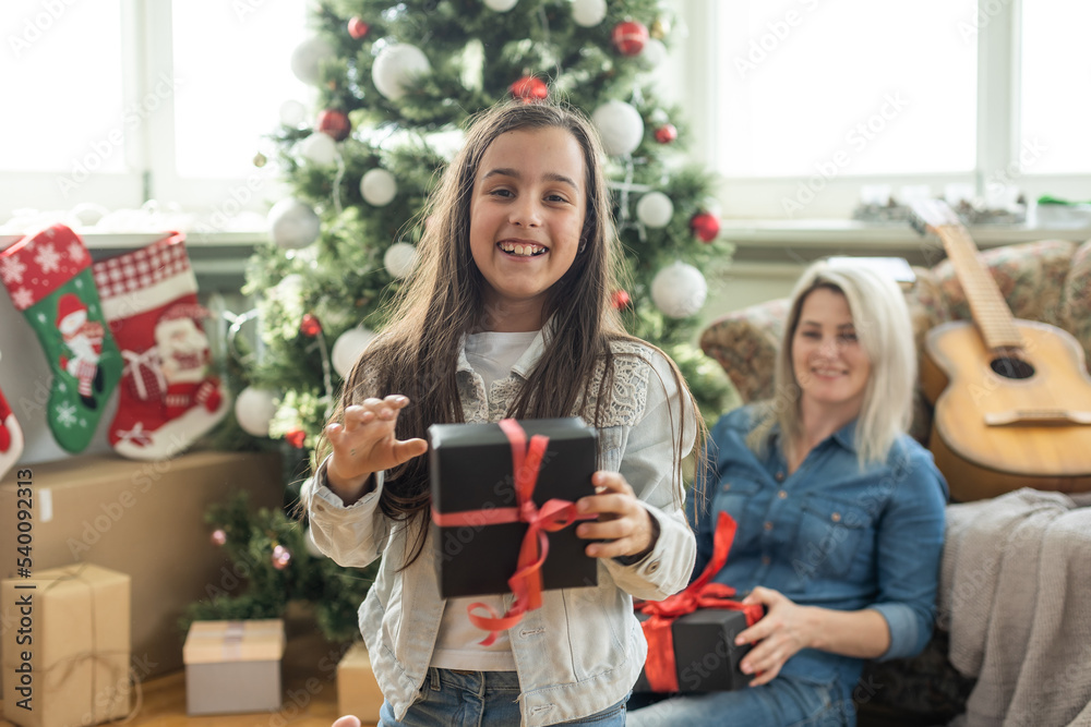 Sharing Christmas presents on the main plan