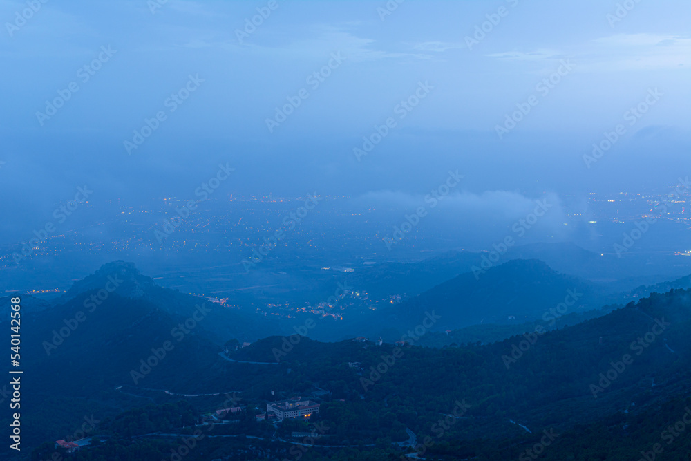 Fototapeta premium Desierto de las palmas cubierto por una densa niebla