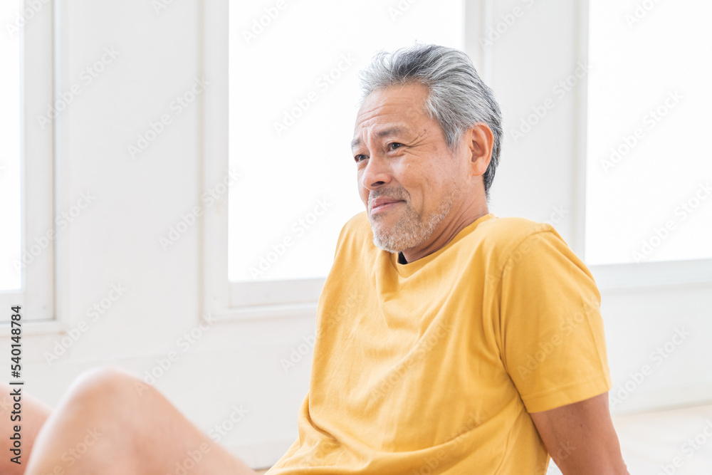 シニア 男性 フィットネスイメージ 疲れる シニア 男性 フィットネスイメージ 疲れる
