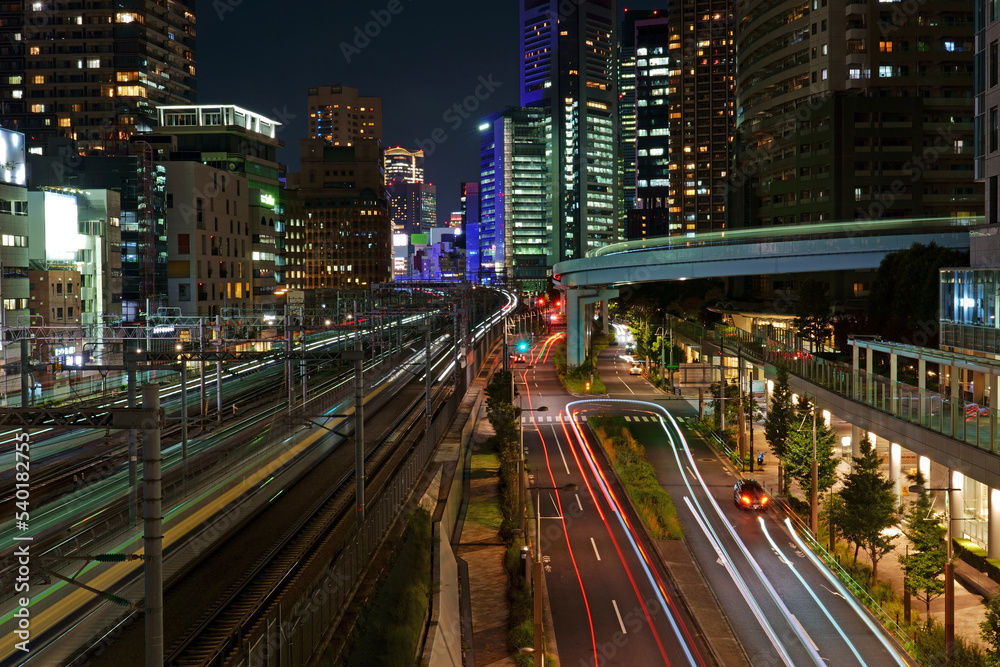 浜松町駅付近から望む汐留方面の夜景と光跡