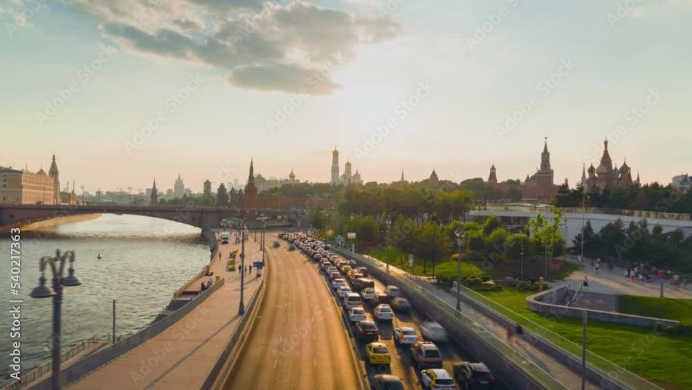 hyper lapse of the Moscow traffic and the Kremlin palace, Russia
hyper lapse of the Moscow traffic and the Kremlin palace, Russia