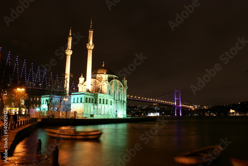 Istanbul Büyük Mecidiye Mosque at night, Ortakoy Mosque