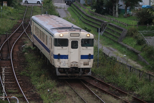 日南線を走行する列車