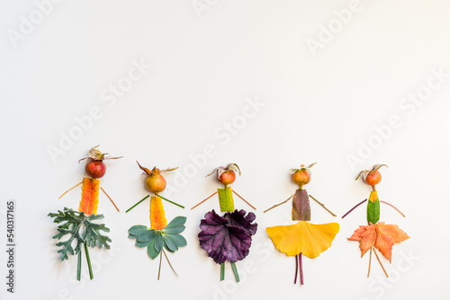 creative diy autumnal craft ideas for children from leaves and colorful flowers