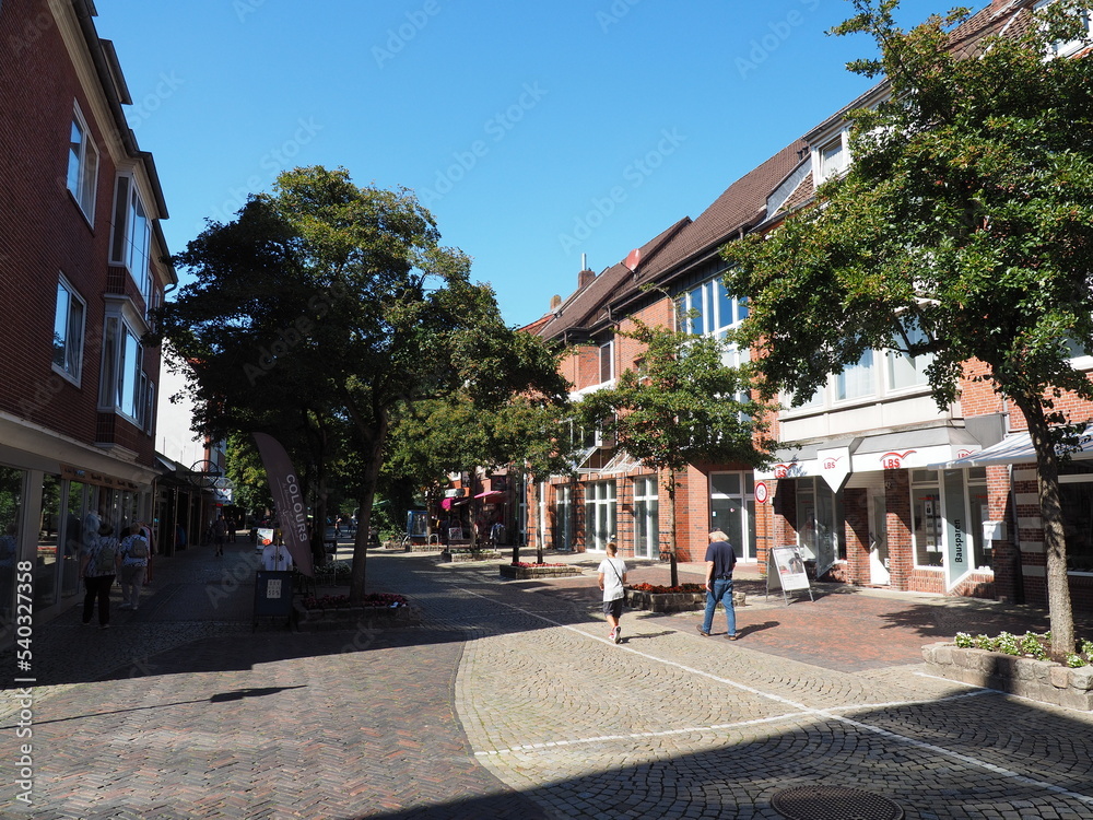 Obraz premium Emden – Stadt in Niedersachsen an der Emsmündung